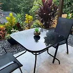 Sunbird Studio Apartment: Private Apartment Walking Distance From The Beach