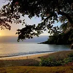 Sunbird Studio Apartment: Private Apartment Walking Distance From The Beach