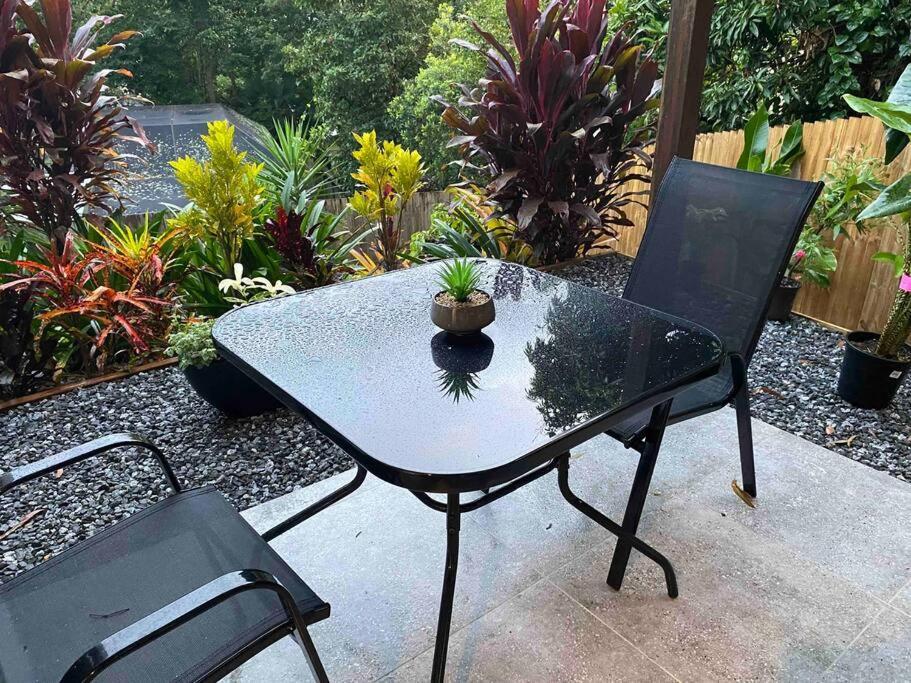 Apartment Sunbird Studio Apartment: Private Walking Distance From The Beach *