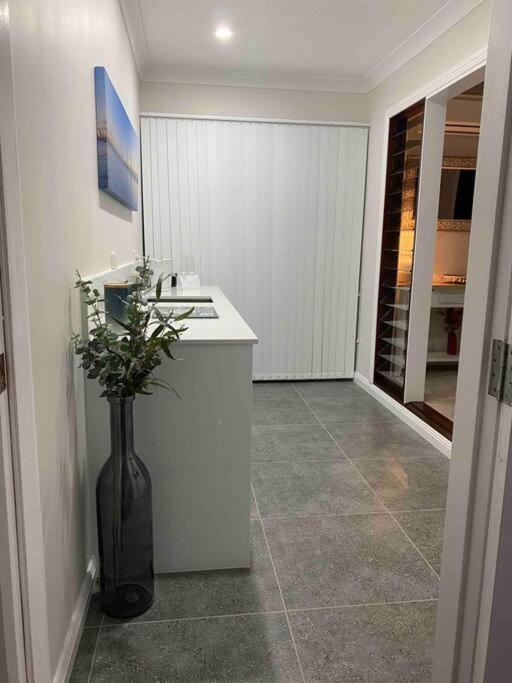 Sunbird Studio Apartment: Private Walking Distance From The Beach *