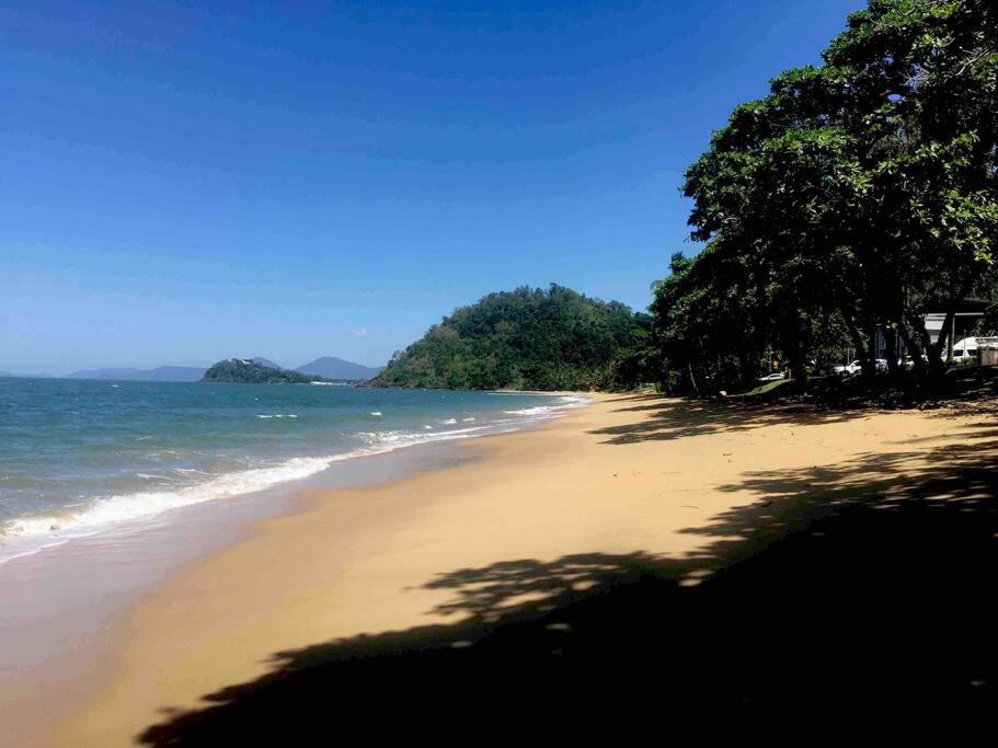 Sunbird Studio Apartment: Private Walking Distance From The Beach Apartment