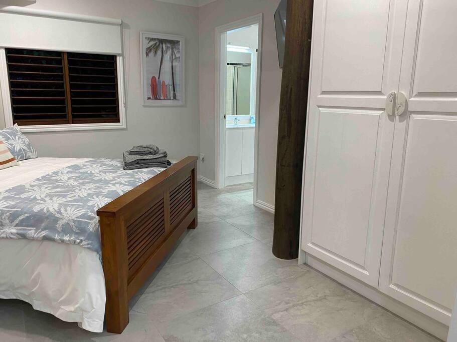 Sunbird Studio Apartment: Private Walking Distance From The Beach Apartment *