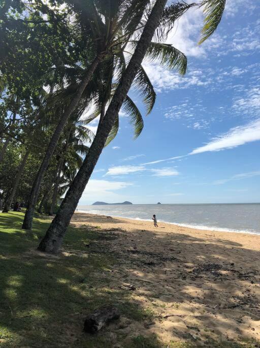 Apartment Sunbird Studio Apartment: Private Walking Distance From The Beach Trinity Beach