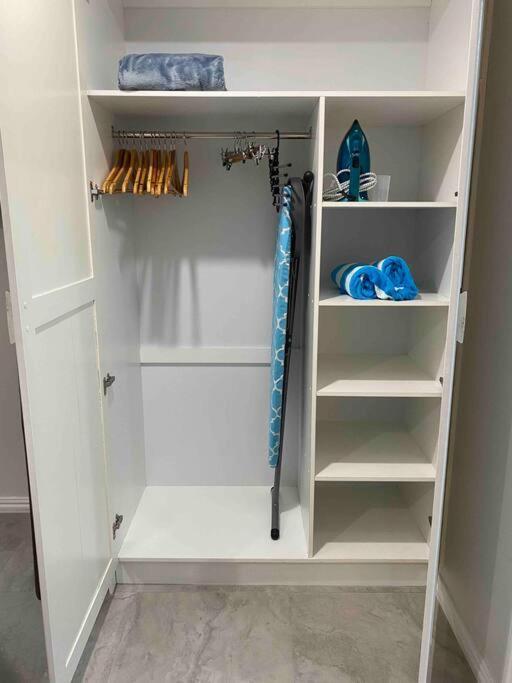 Sunbird Studio Apartment: Private Walking Distance From The Beach Apartment
