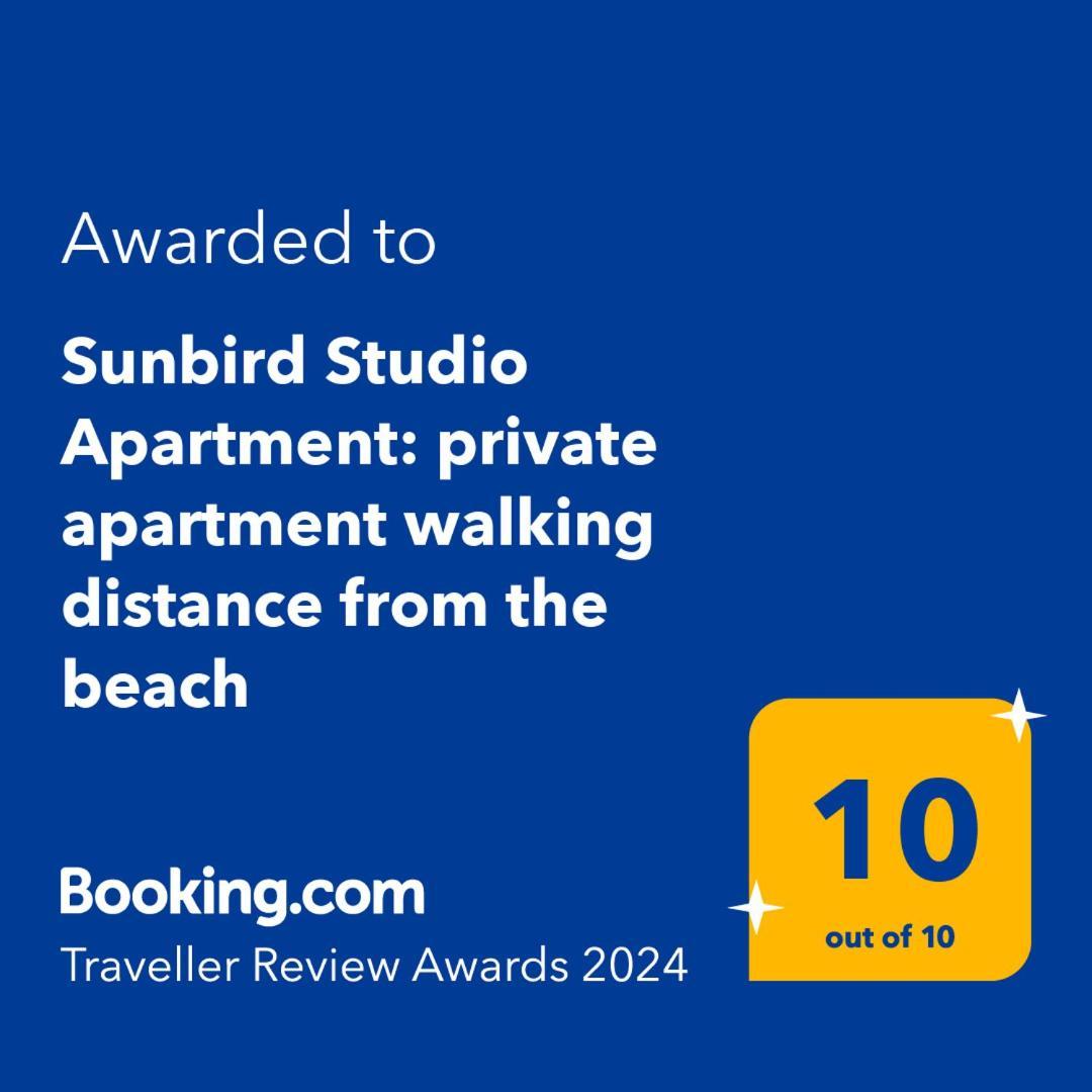 Apartment Sunbird Studio Apartment: Private Walking Distance From The Beach Trinity Beach