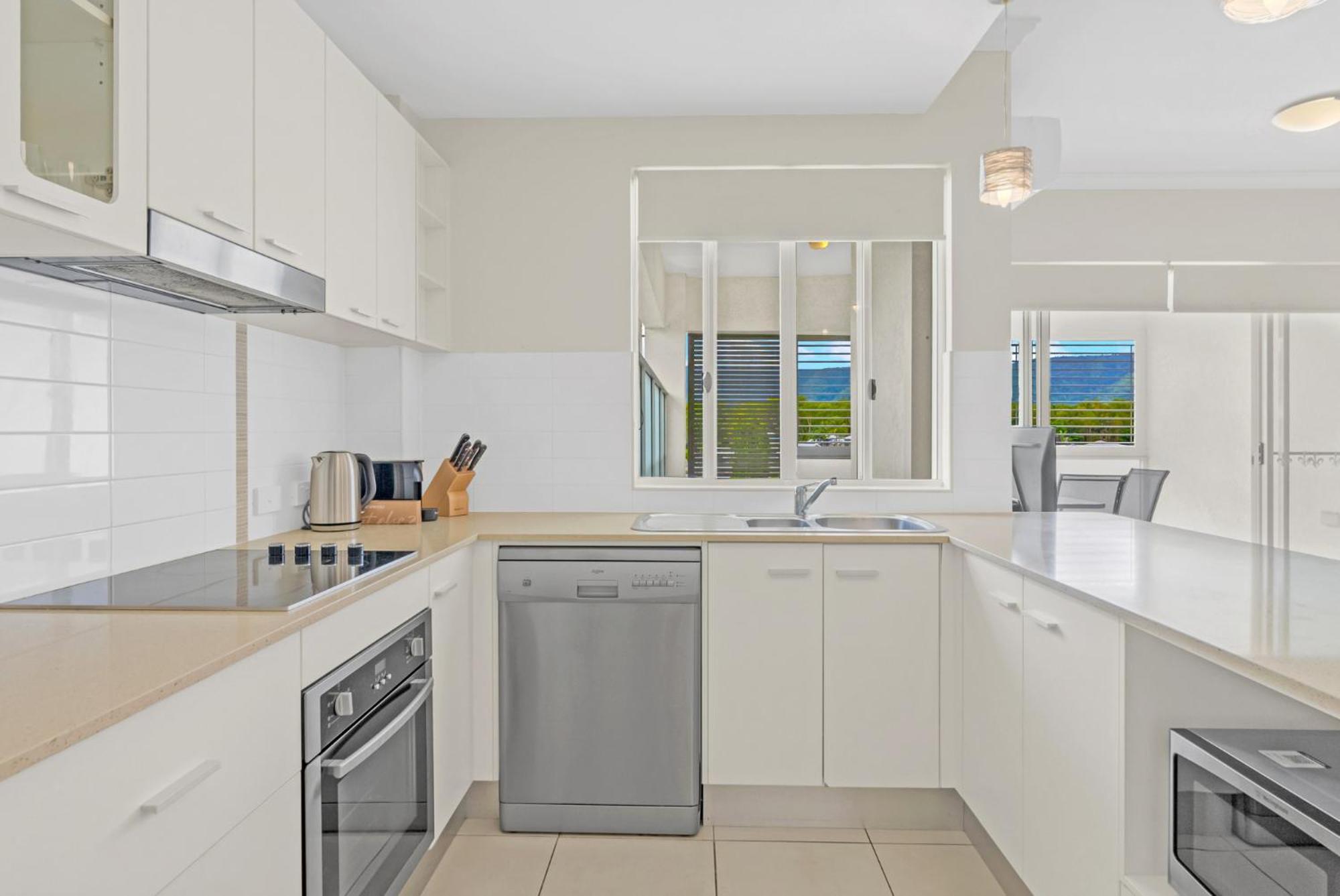 Apartment Trinity Retreat With Pool And Scenic Views Trinity Beach
