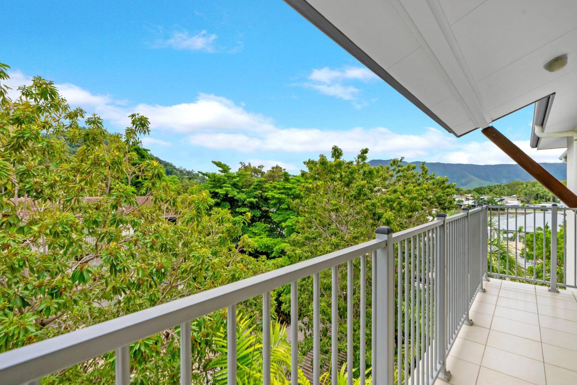 Trinity Retreat With Pool And Scenic Views Trinity Beach