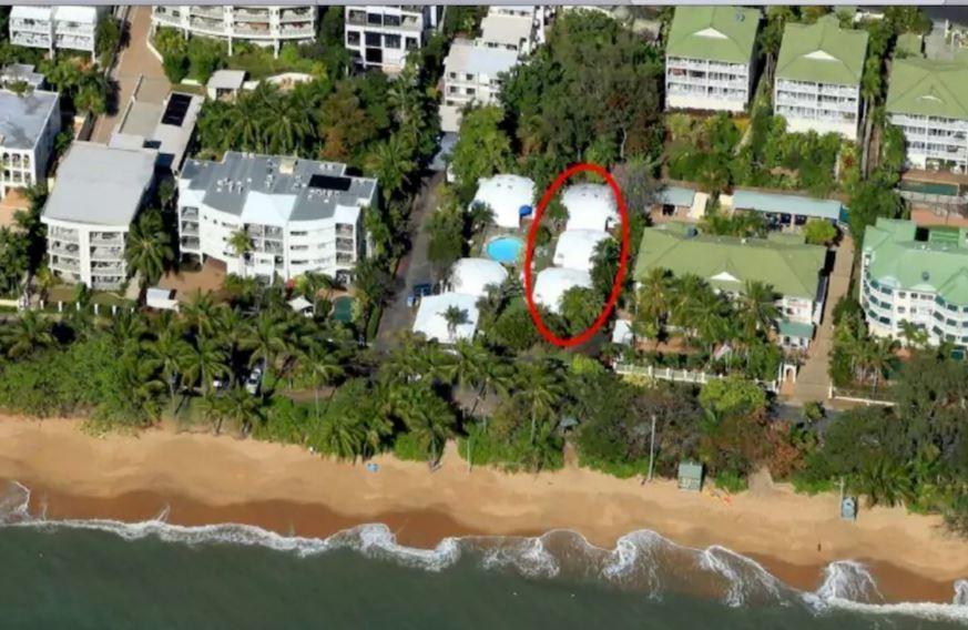 Iglu By The Sea 6 Beachfront Sleep 6 Trinity Beach