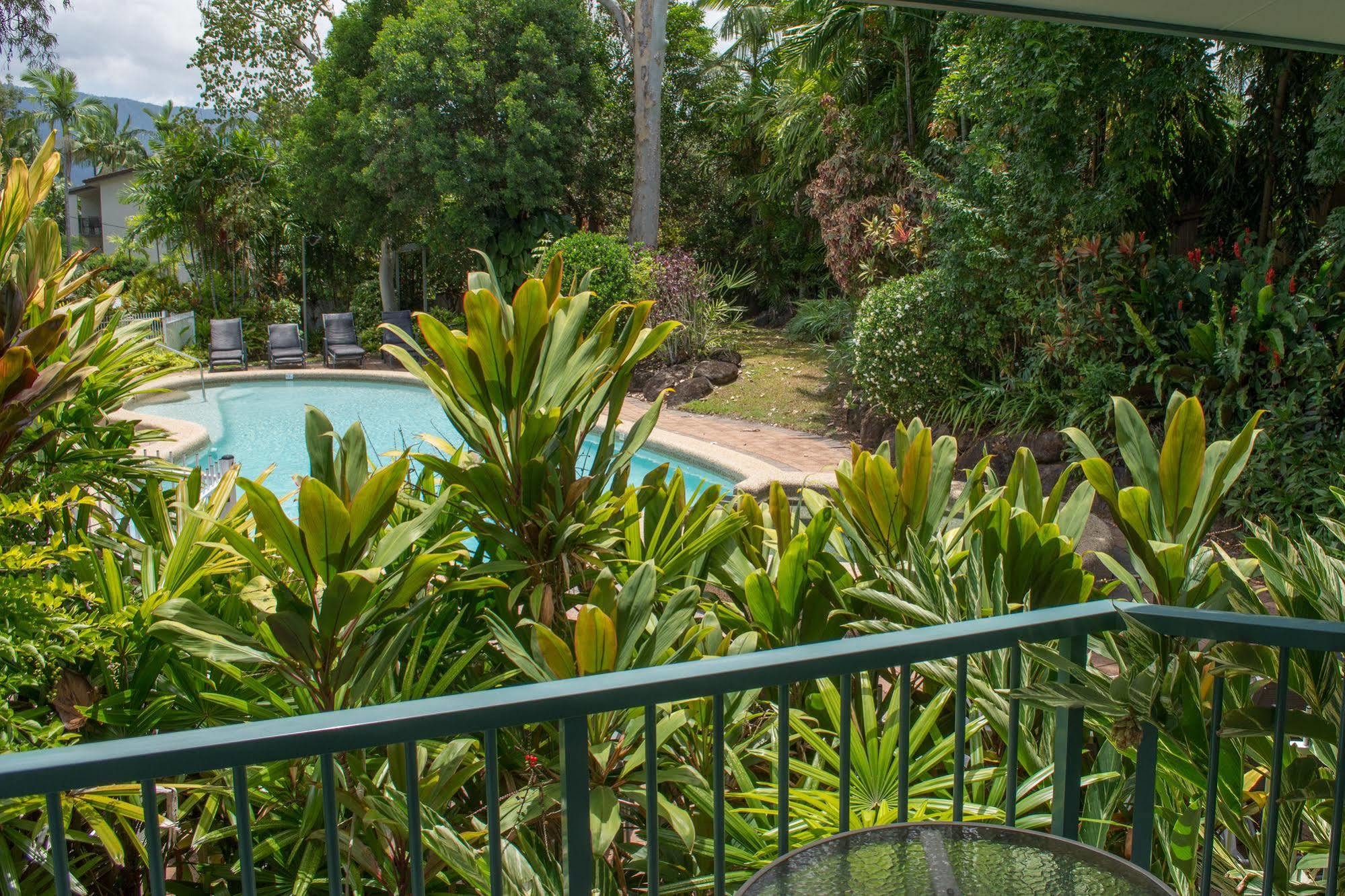 Beachfront On Trinity Aparthotel 4*