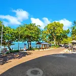 Beachfront 3-Bed With Pool & Stunning Ocean Views