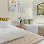 Wallaby Beach House - Resort-Style Comforts