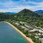 \'Seashells\' A Tropical Beachfront Escape