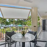 \'Seashells\' A Tropical Beachfront Escape