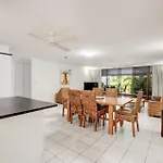Roydon Beachfront Apartments