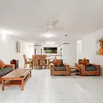 Roydon Beachfront Apartments