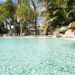 The Summit - Trinity Beach - Ocean Views !!