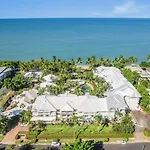 Coral Sands Beachfront Resort