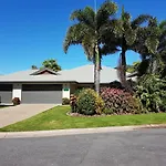 Eden Trinity Beach Lagoon Front House