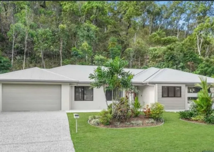 Trinity Beach Haven - Luxury 4 Bedroom Home, Steps To The Beach, Surrounded By Mountains