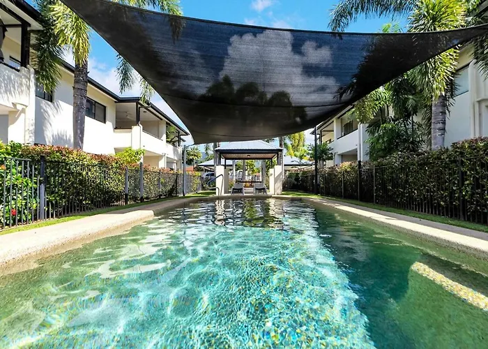 Trinity Hideaway - Trinity Beach