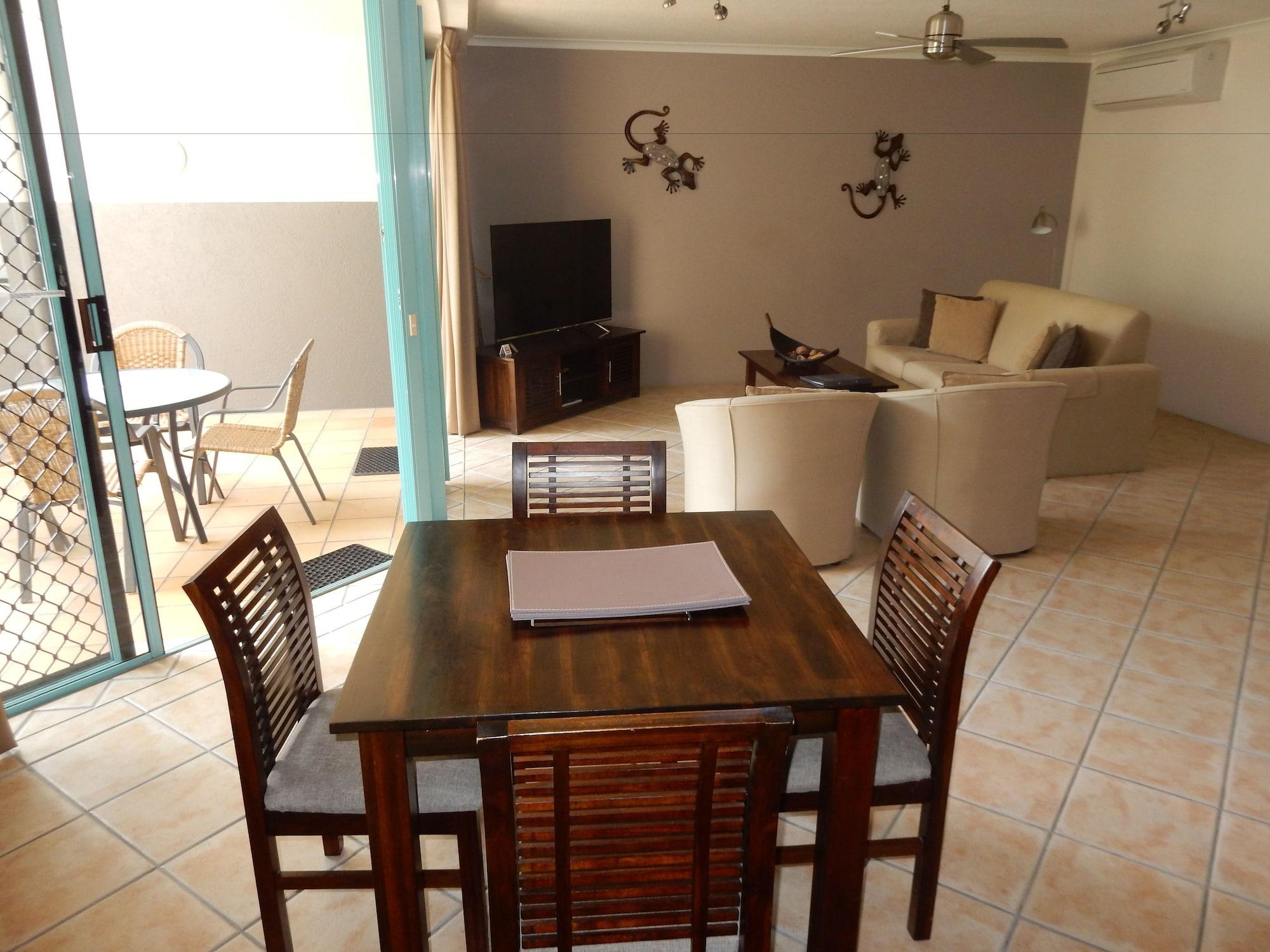 Coral Sands Beachfront 4*