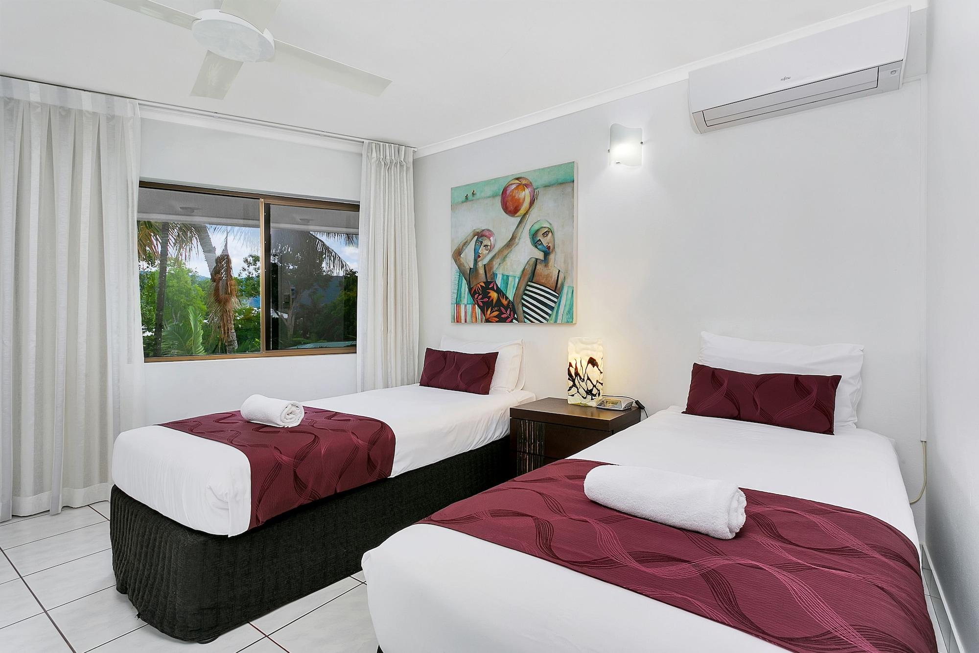 Roydon Beachfront 4* Trinity Beach