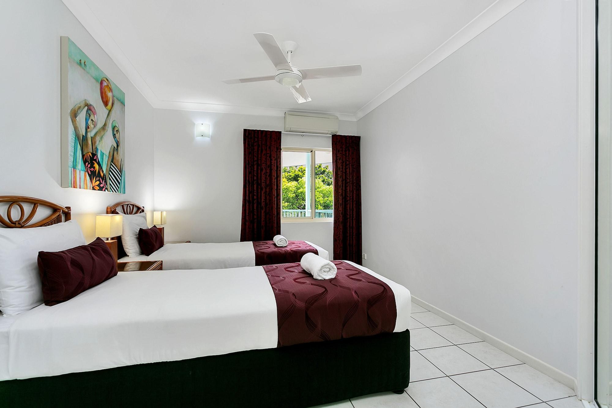 Beachfront On Trinity Aparthotel 4*
