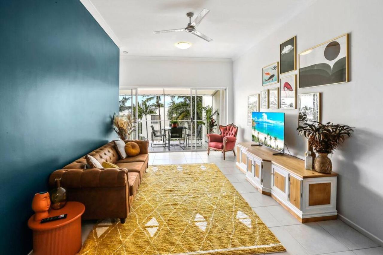 Holiday home The Flirty Flamingo - Two Bedroom Seaside Trinity Beach