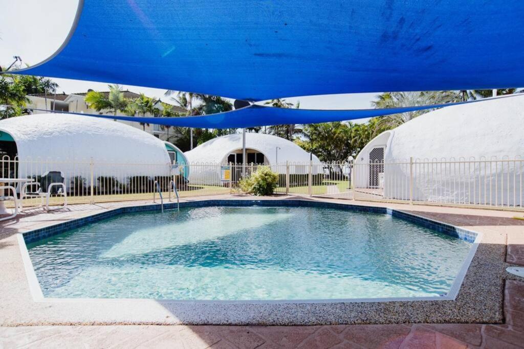 Apartment Unique Ocean-front Igloo At Trinity Sleeps 2