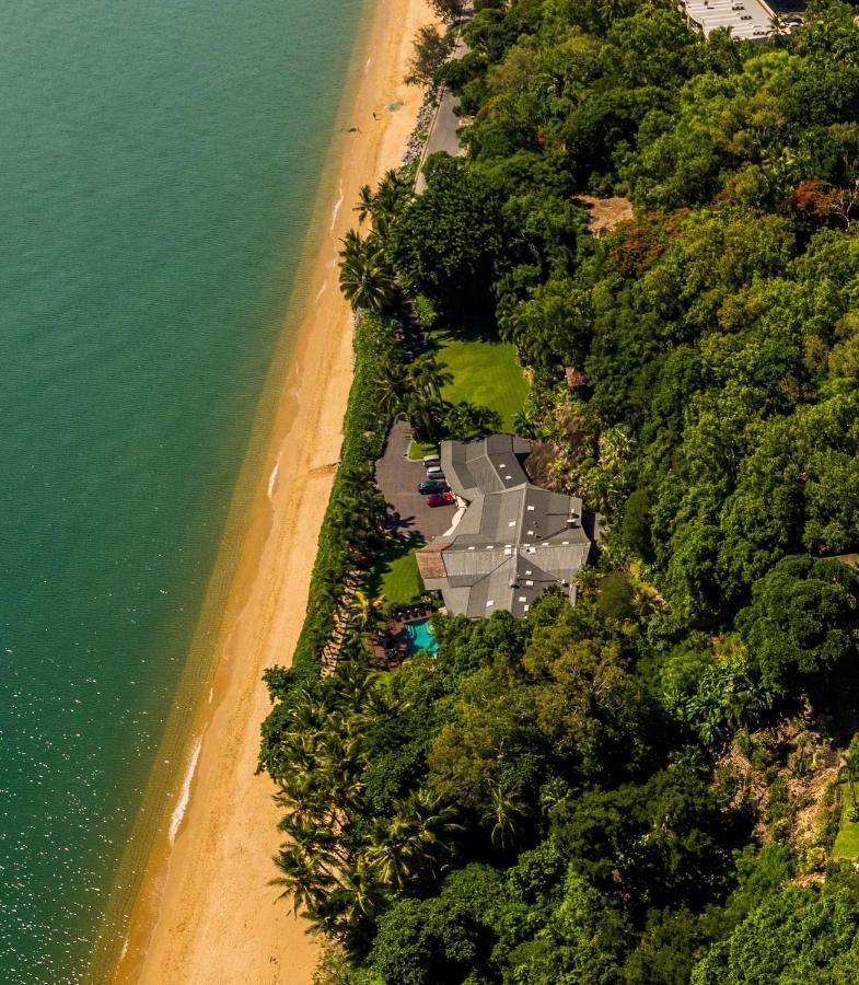 Trinity Beach Palace Luxury Estate By Belle Escapes * Trinity Beach