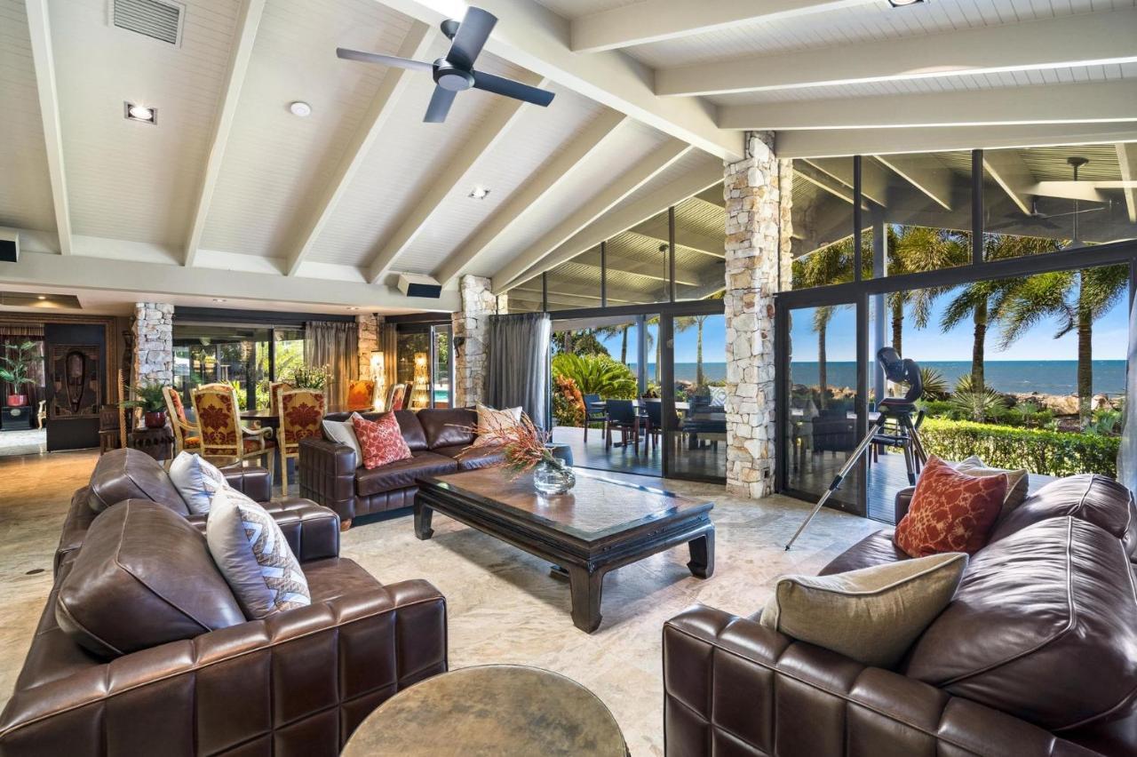 Trinity Beach Palace Luxury Estate By Belle Escapes * Trinity Beach