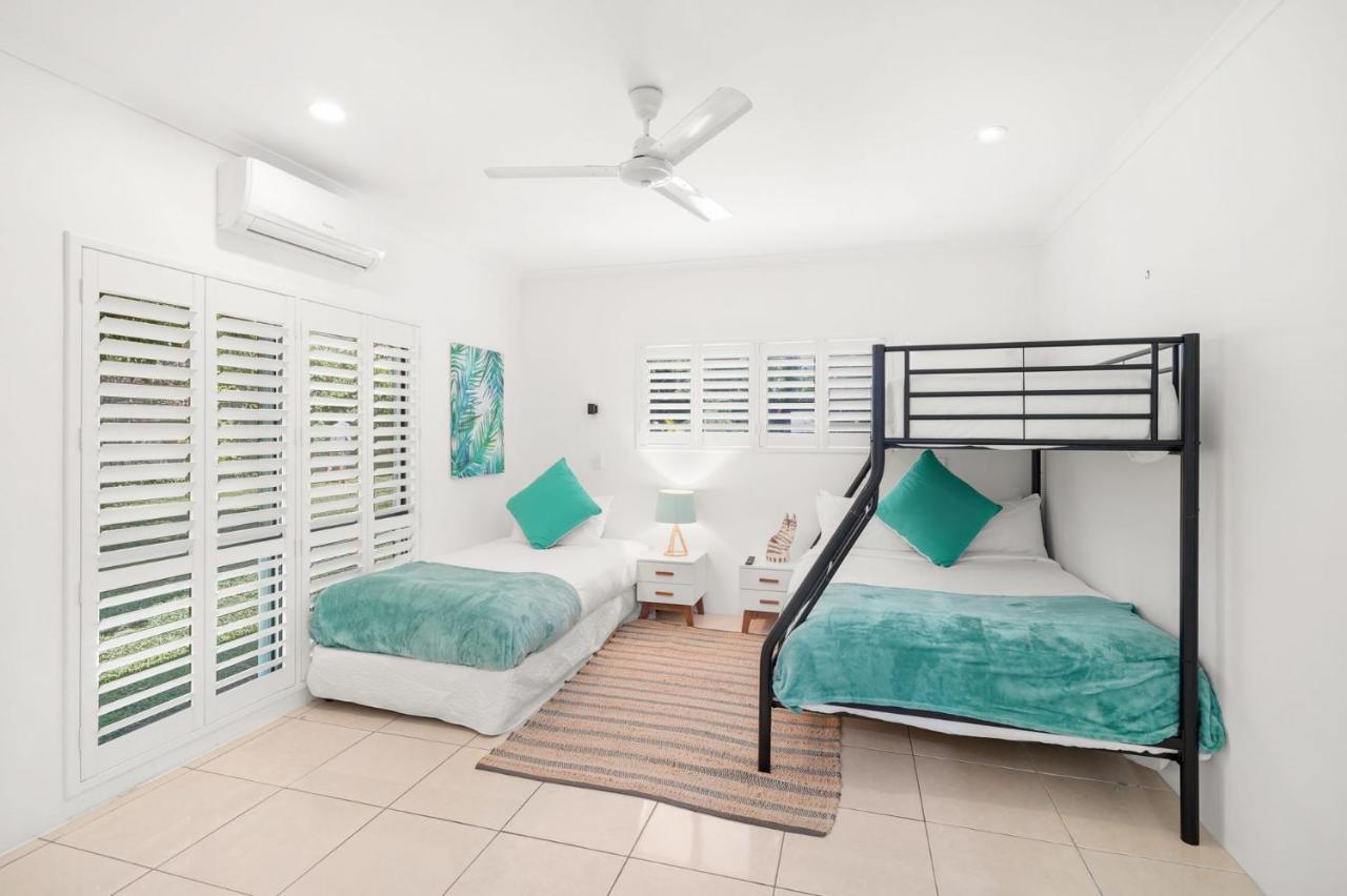 Belle Escapes Under The Mango Tree Holiday home Trinity Beach