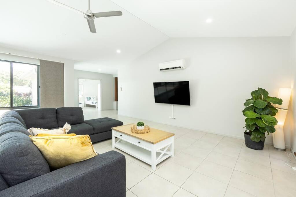 Family Paradise Elegant 4br King Bed Heated Pool And Bbq Holiday home