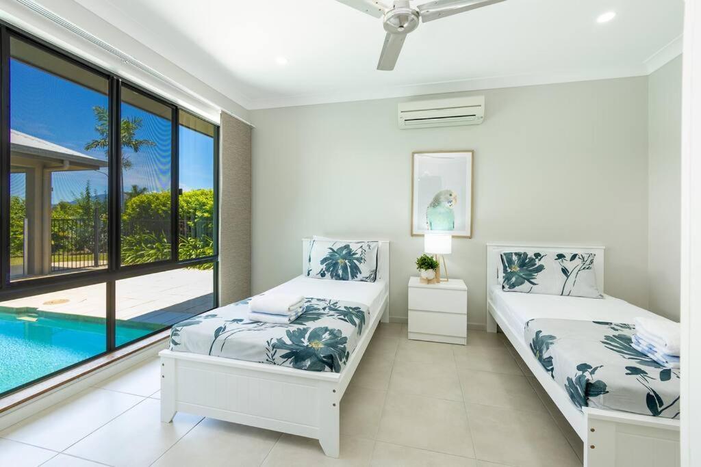 Family Paradise Elegant 4br King Bed Heated Pool And Bbq Holiday home Trinity Beach