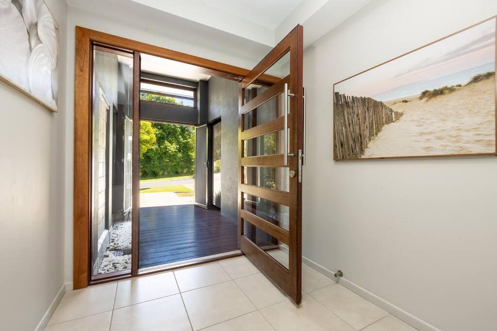 Holiday home Family Paradise Elegant 4br King Bed Heated Pool And Bbq