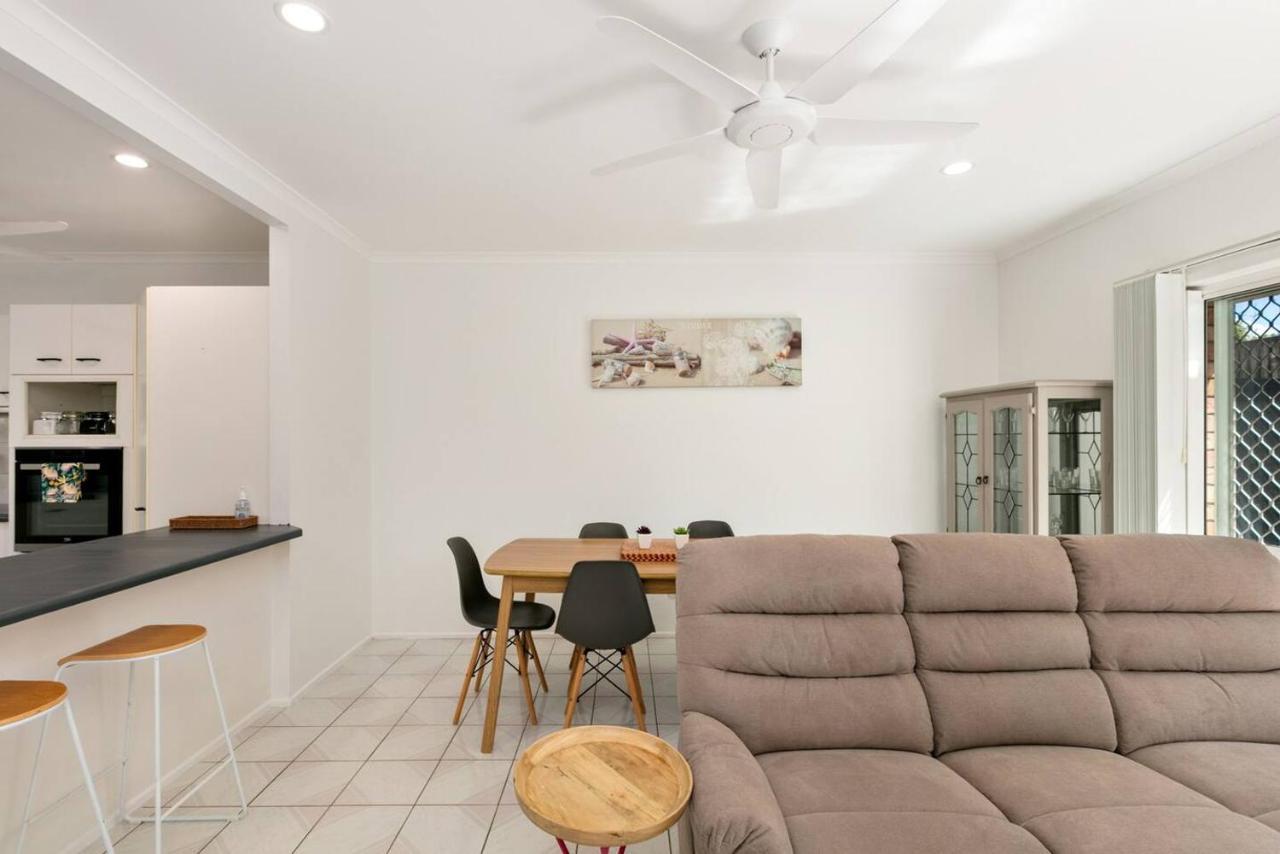 Tropical Cove At Trinity With Lagoon Pool Holiday home *