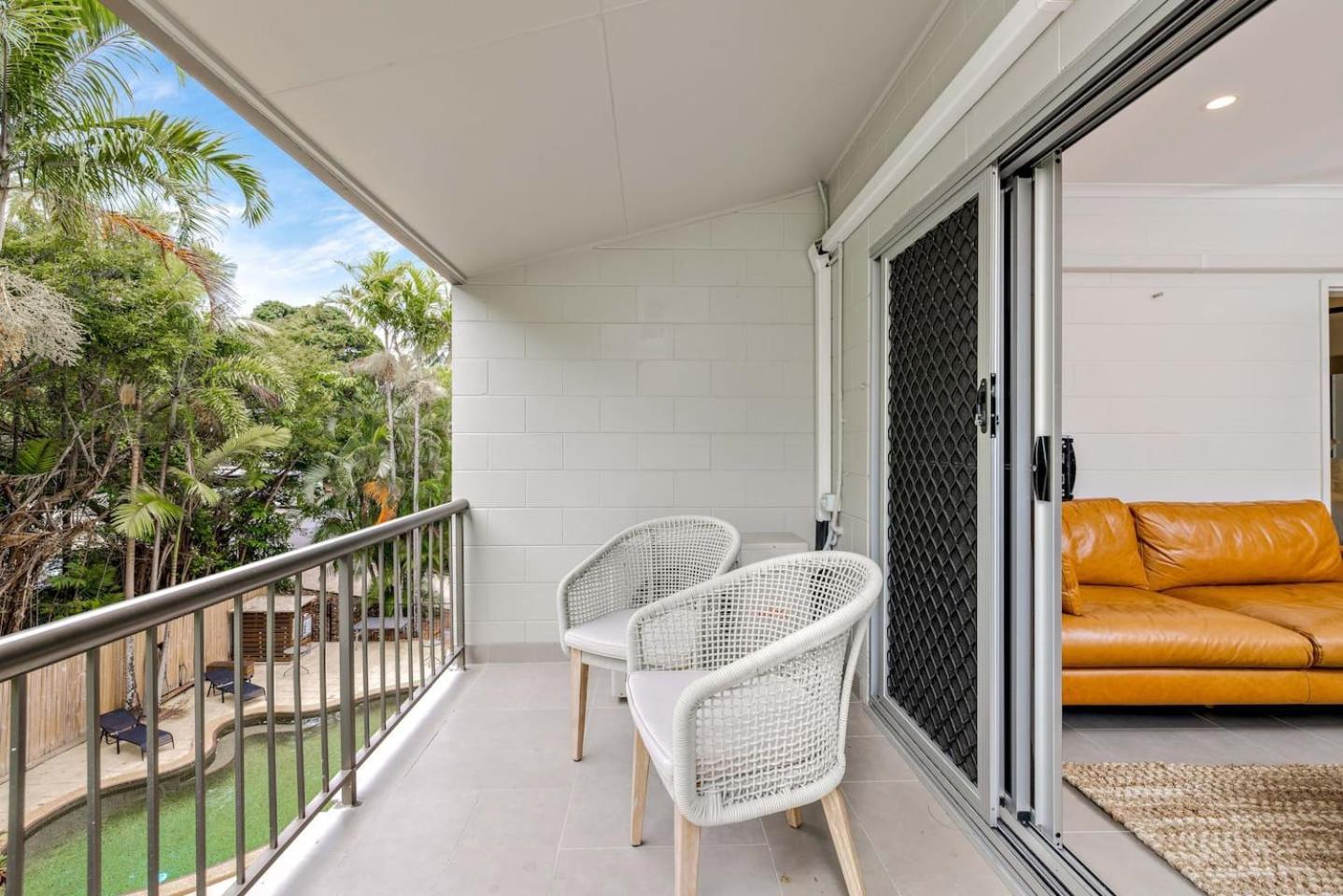 The Tropical Trinity - A Breezy Beachside Getaway * Trinity Beach