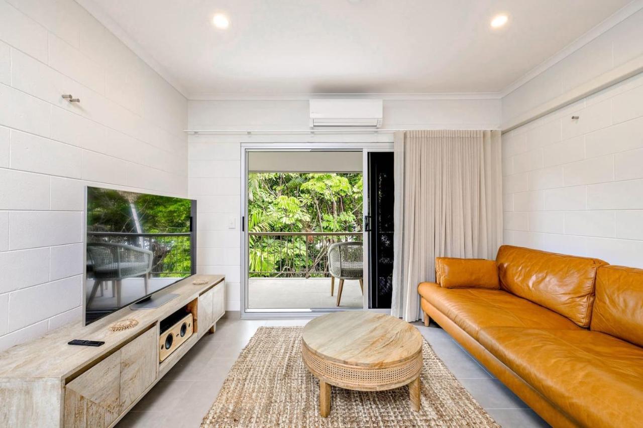The Tropical Trinity - A Breezy Beachside Getaway * Trinity Beach