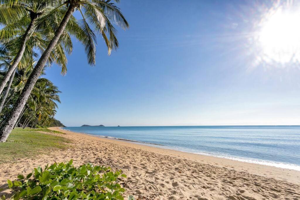 Trinity 4br Modern Getaway With Spa, Pet Friendly Holiday home *
