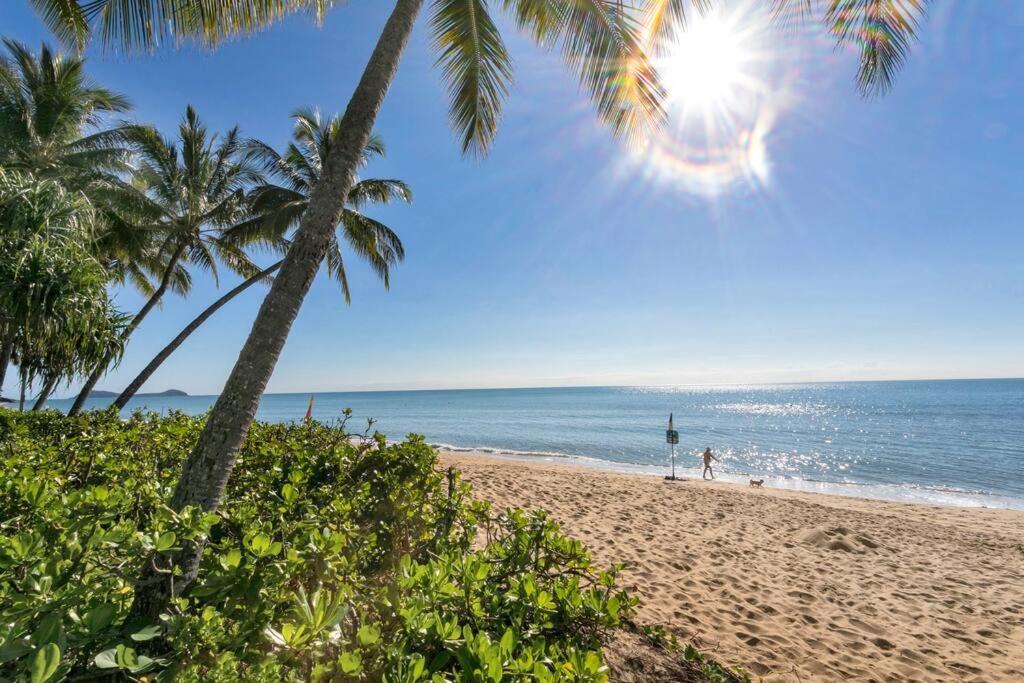 Trinity 4br Modern Getaway With Spa, Pet Friendly Trinity Beach