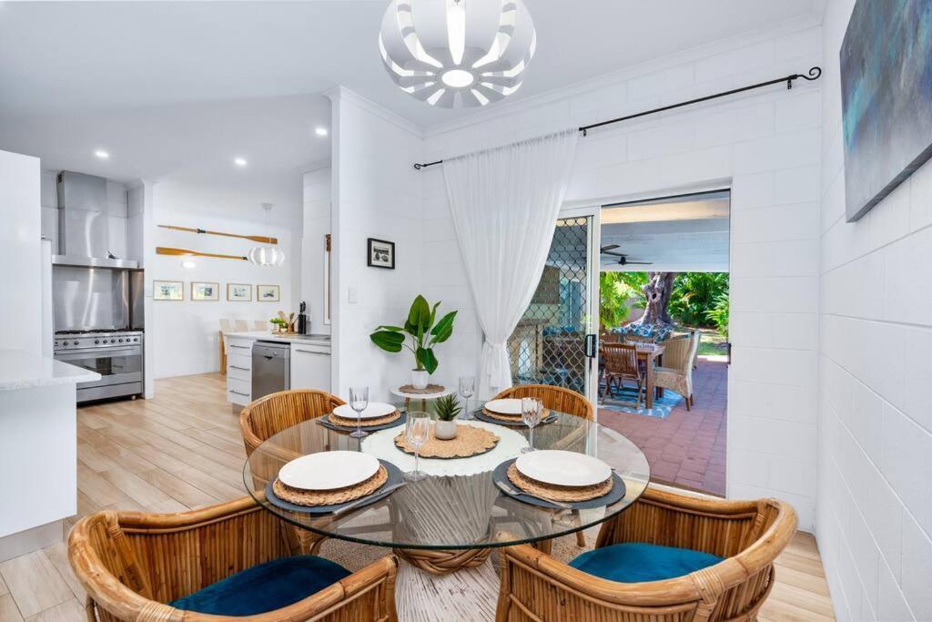 Trinity Family Getaway 4br, Sleeps 10 - Pool Holiday home