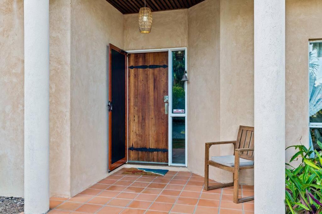 Trinity Family Getaway 4br, Sleeps 10 - Pool Holiday home Trinity Beach