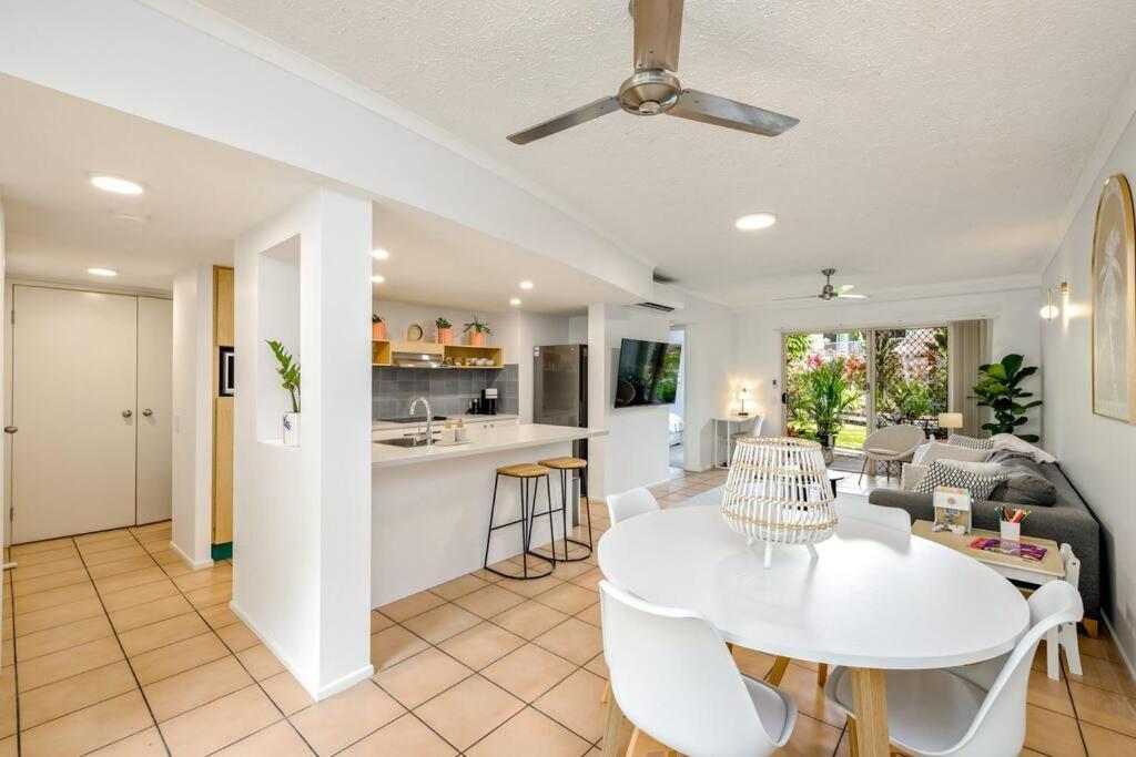 Wallaby Lane - Family Friendly! King, Double & King Single Beds Trinity Beach