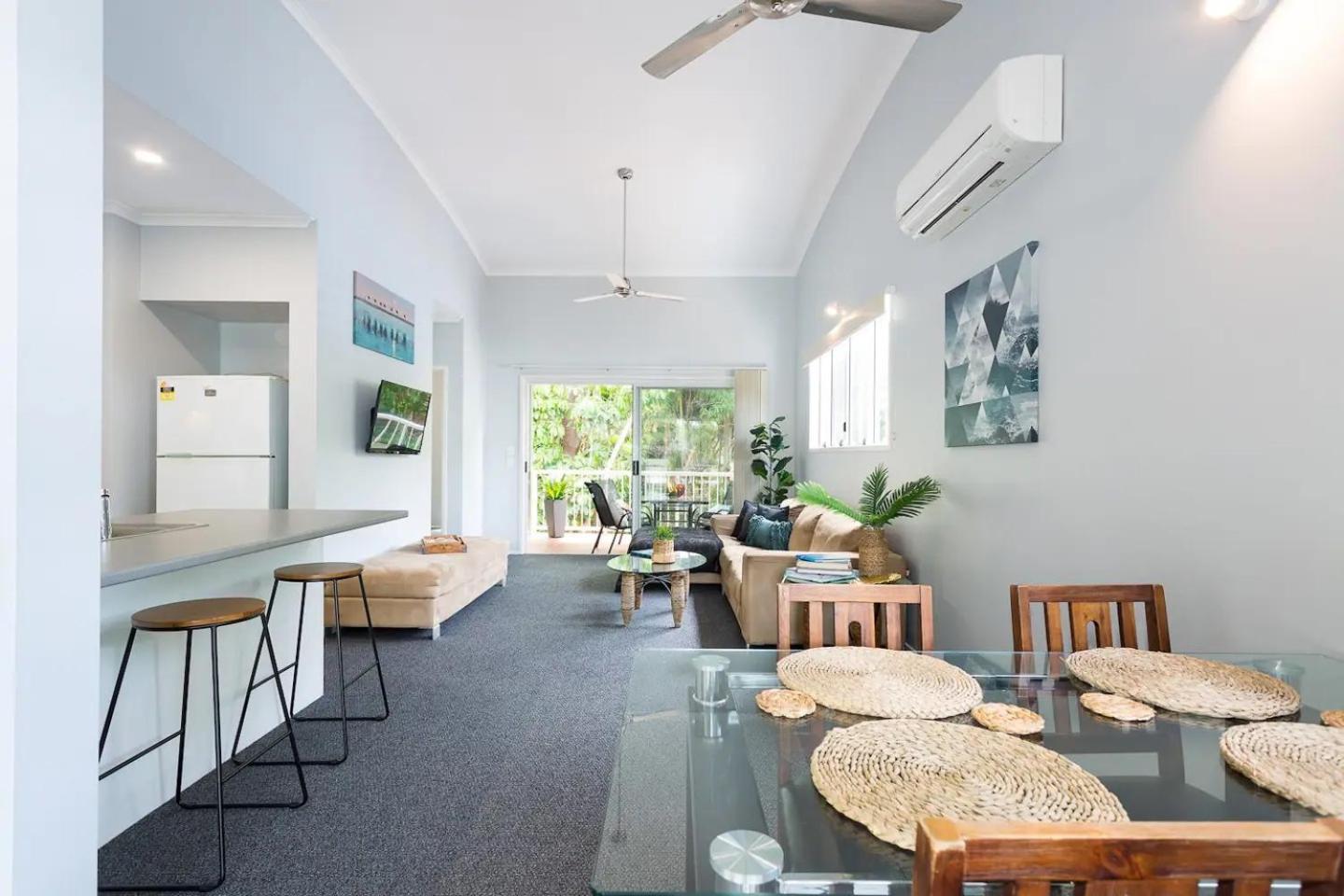 Trinity 2br Apt, Pools, 500m To