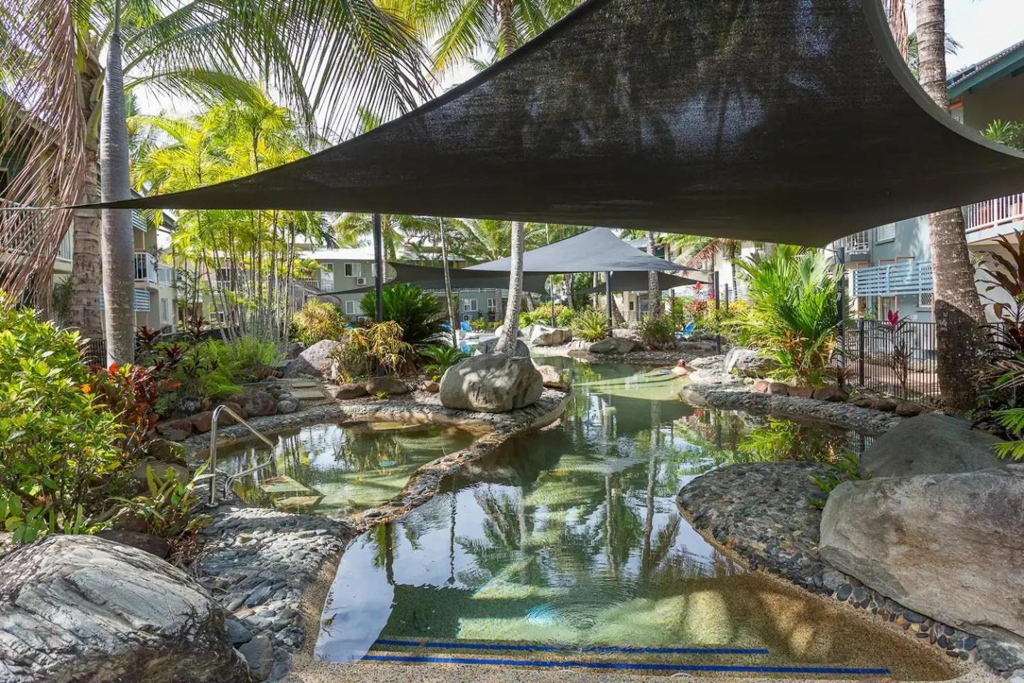 Trinity 2br Apt, Pools, 500m To