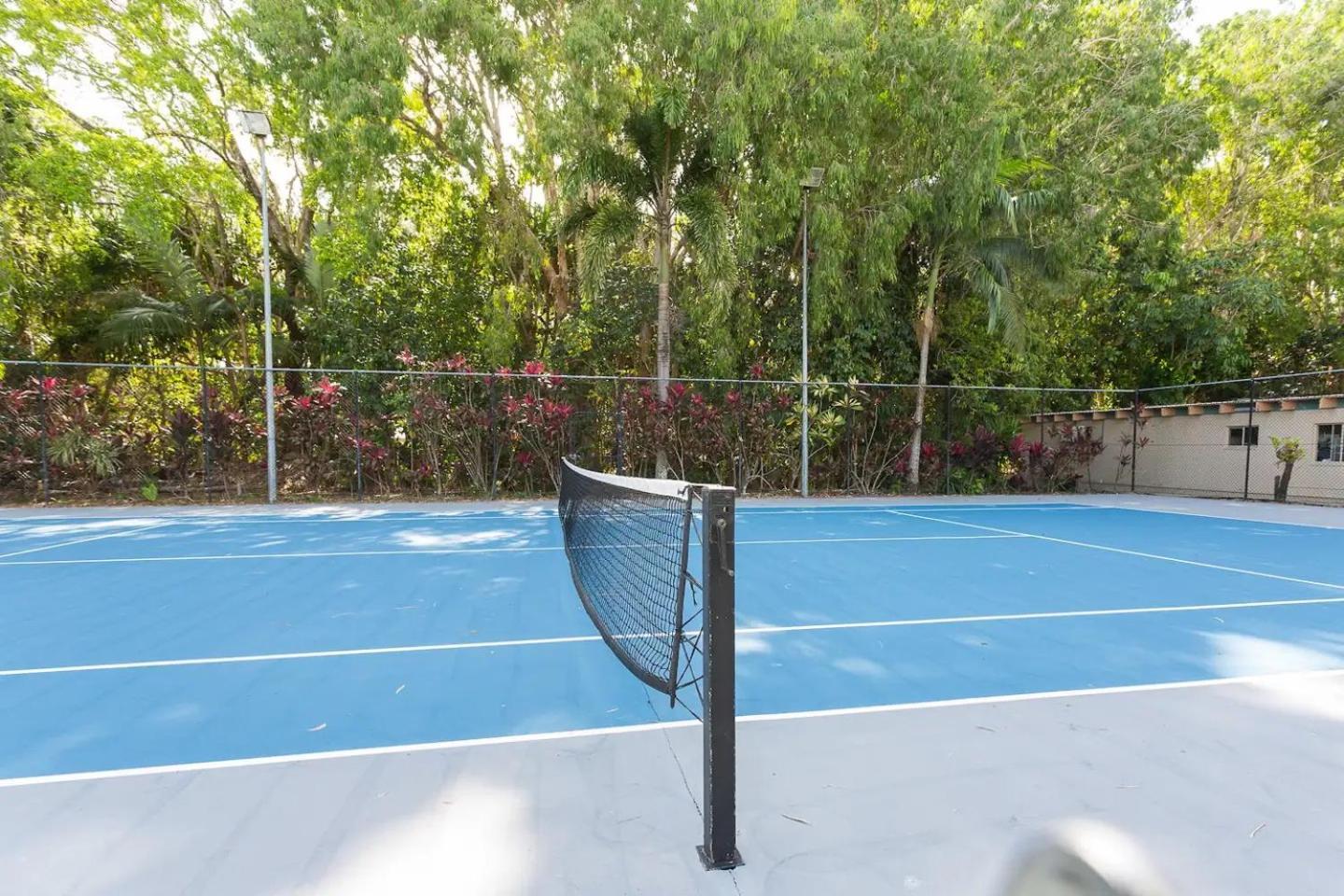 Apartment Trinity 2br Apt, Pools, 500m To Trinity Beach