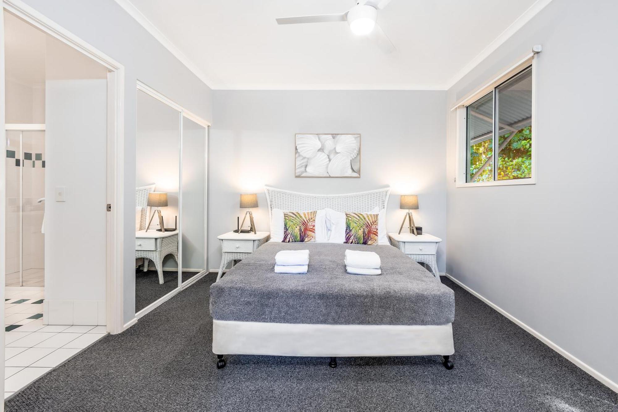 Trinity 2br Apt, Pools, 500m To Apartment Trinity Beach