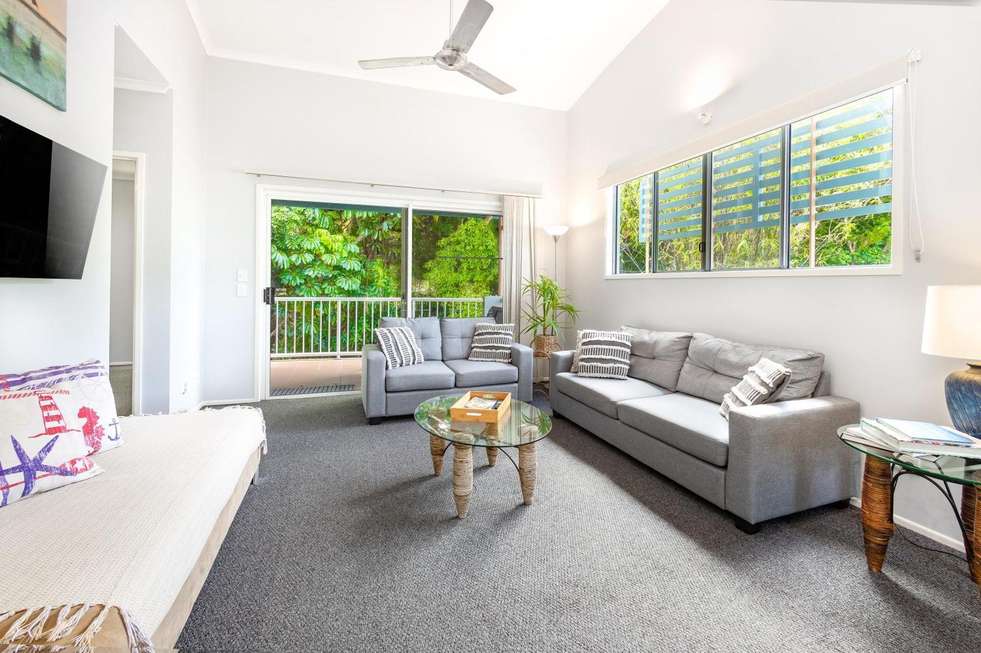 Trinity 2br Apt, Pools, 500m To Apartment Trinity Beach
