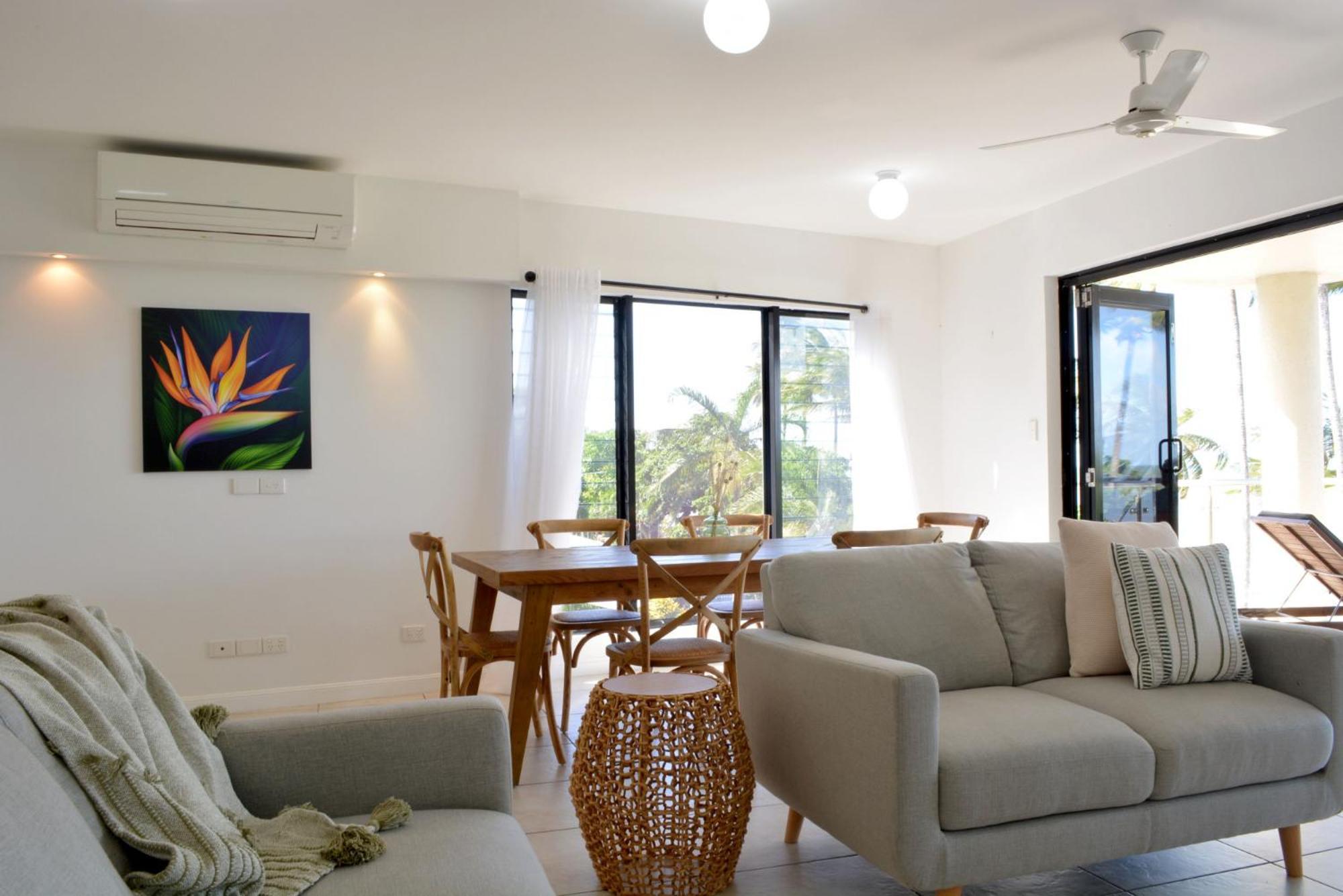 Beachfront 3-bed With Pool & Stunning Ocean Views Apartment Trinity Beach