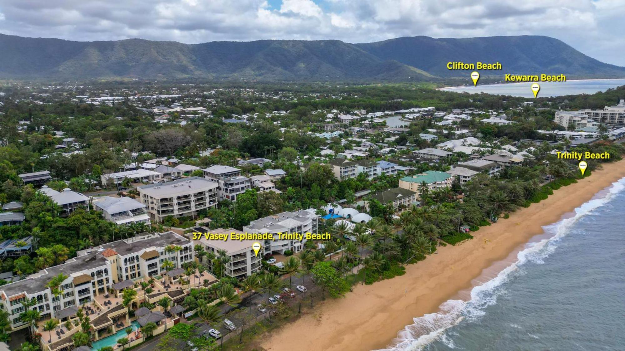 Apartment Beachfront 3-bed With Pool & Stunning Ocean Views *